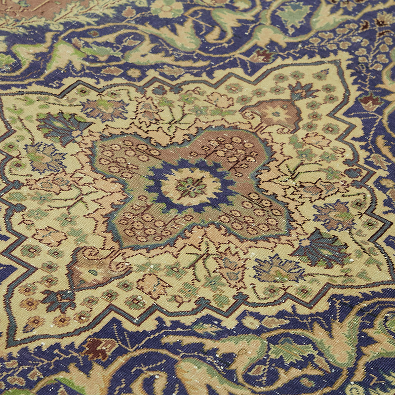 Vintage Turkish Hand-Knotted Rug - 6' 4" x 9' 7" (76" x 115") - K0087408