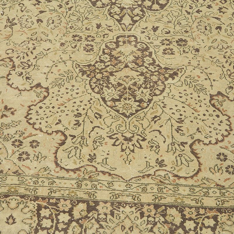 Vintage Hand-Knotted Oriental Rug - 6' 9" x 9' 11" (81" x 119") - K0087670