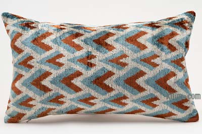 Velvet Ikat Pillow Cover - 1' 8" x 1'  (20" x 12")