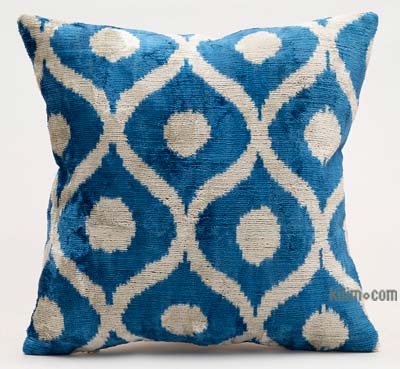 Velvet Ikat Pillow Cover - 1' 4" x 1' 4" (16" x 16")