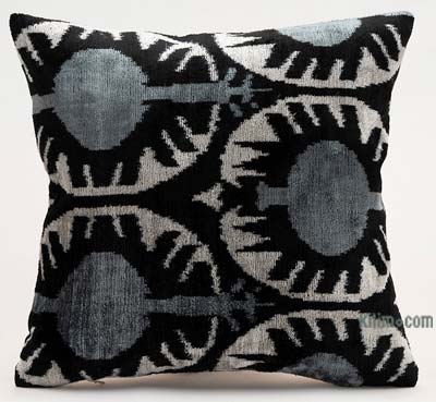Velvet Ikat Pillow Cover - 1' 4" x 1' 4" (16" x 16")