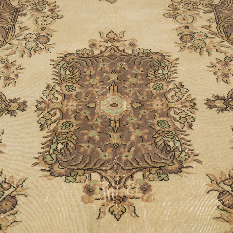 Vintage Turkish Hand-Knotted Rug - 5' 7" x 8' 7" (67" x 103") - K0087823