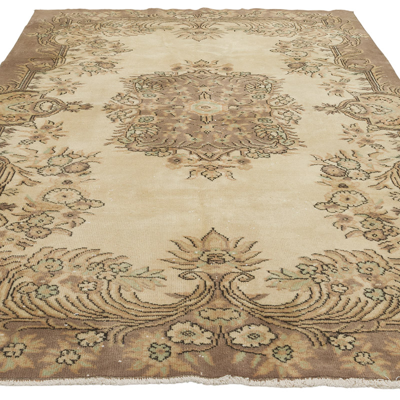 Vintage Turkish Hand-Knotted Rug - 5' 7" x 8' 7" (67" x 103") - K0087823
