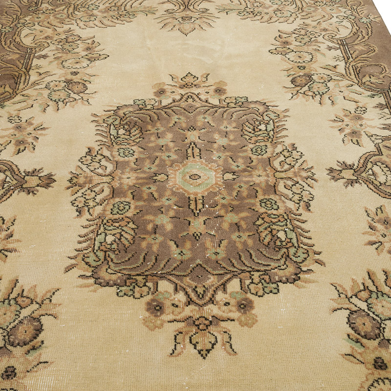 Vintage Turkish Hand-Knotted Rug - 5' 7" x 8' 7" (67" x 103") - K0087823