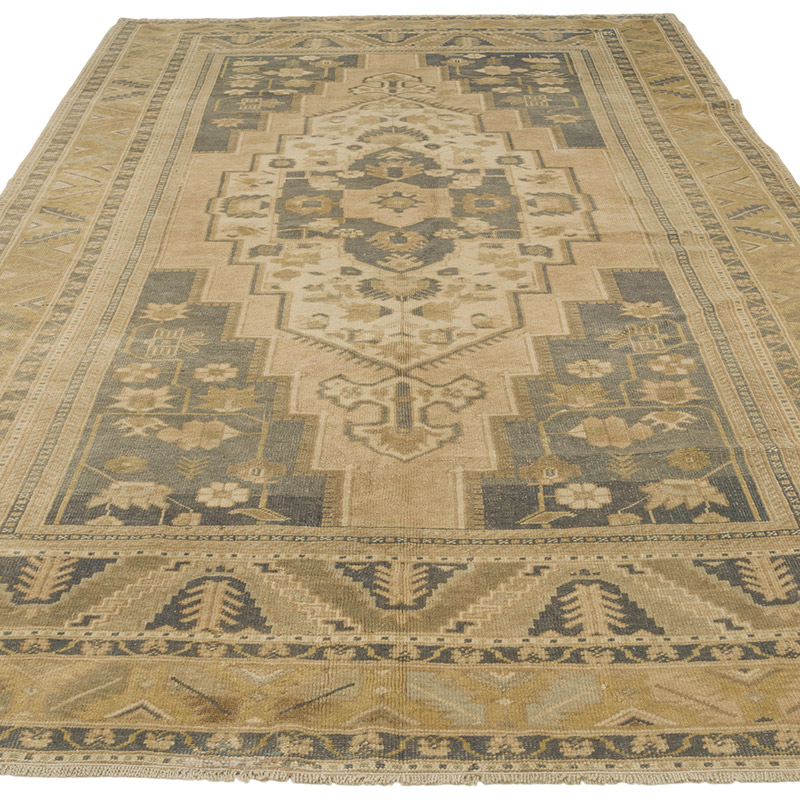 Vintage Turkish Hand-Knotted Rug - 5' 9" x 9' 9" (69" x 117") - K0087844
