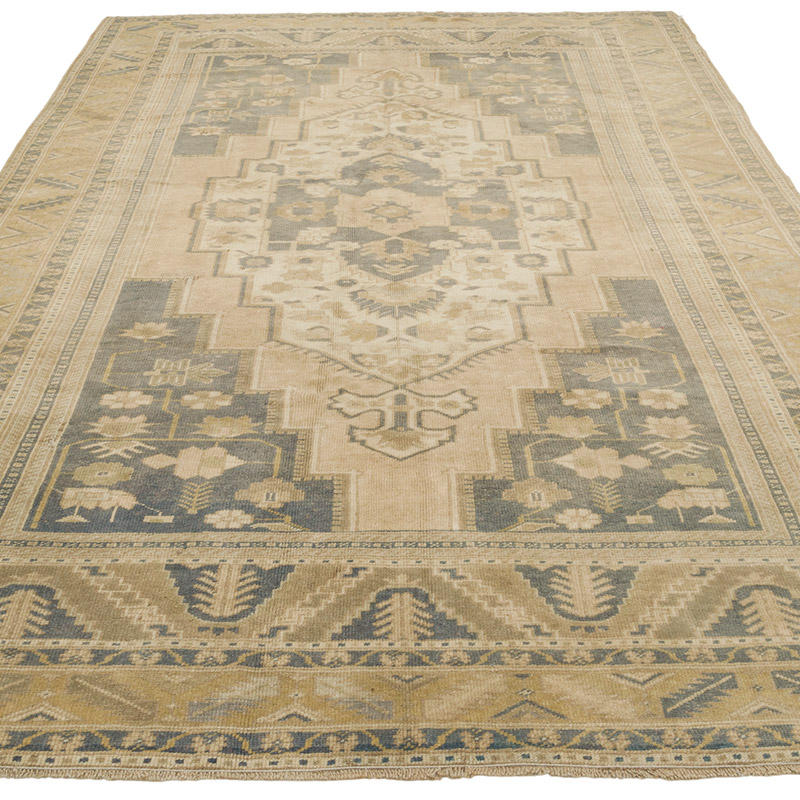 Vintage Turkish Hand-Knotted Rug - 5' 9" x 9' 9" (69" x 117") - K0087844