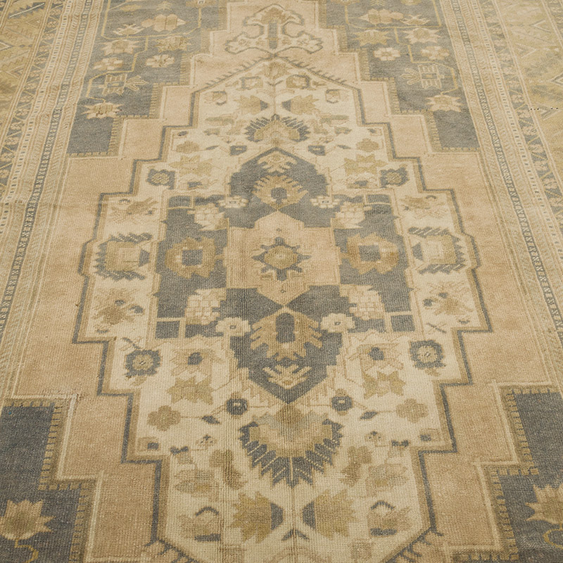 Vintage Turkish Hand-Knotted Rug - 5' 9" x 9' 9" (69" x 117") - K0087844