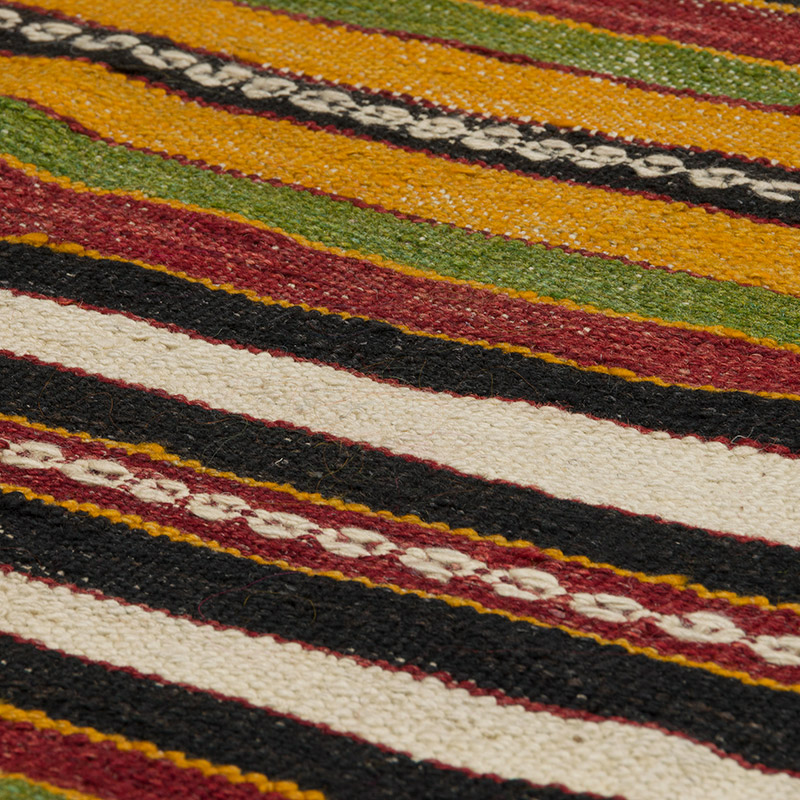 Vintage Konya Kilim Rug - 4' 9" x 6' 5" (57" x 77") - K0087912