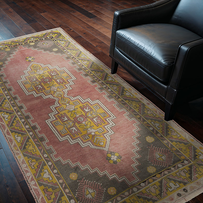 Vintage Turkish Hand-Knotted Rug - 4'  x 7' 1" (48" x 85") - K0088079