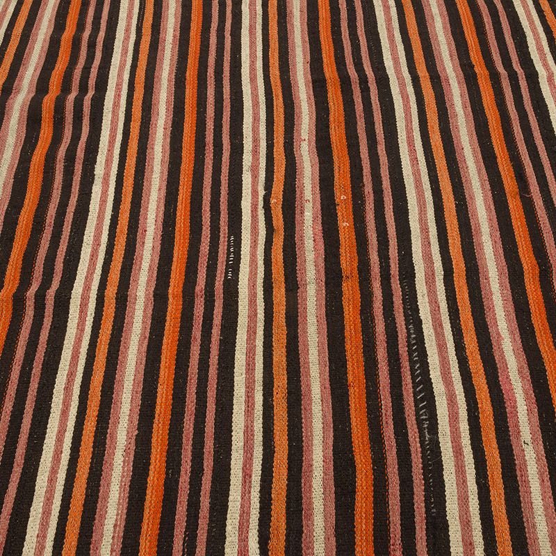 Vintage Anatolian Kilim Rug - 6' 1" x 7'  (73" x 84") - K0088275
