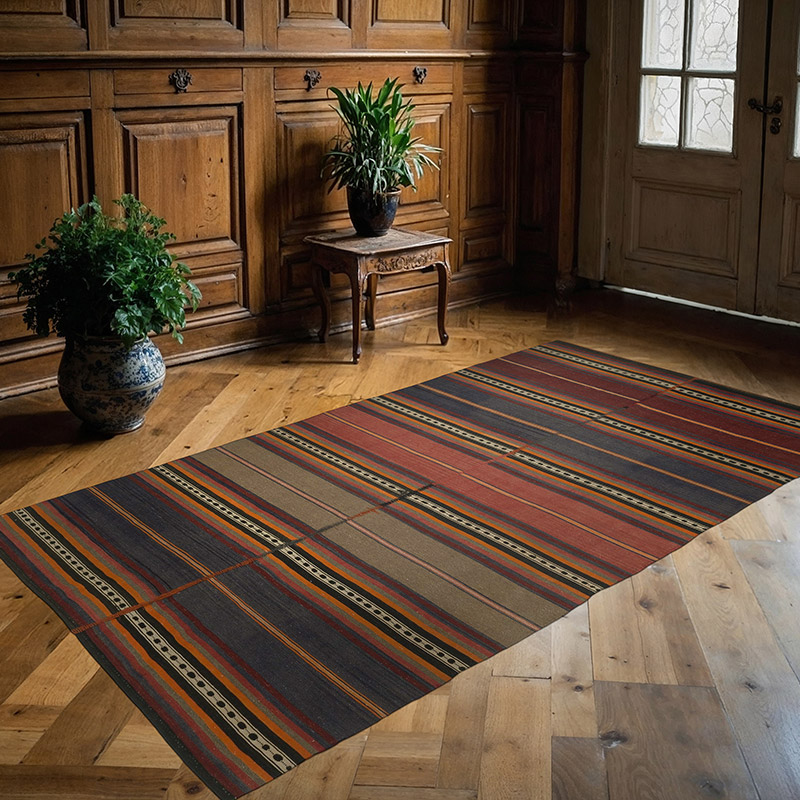 Vintage Anatolian Kilim Rug - 4' 8" x 8' 5" (56" x 101") - K0088372