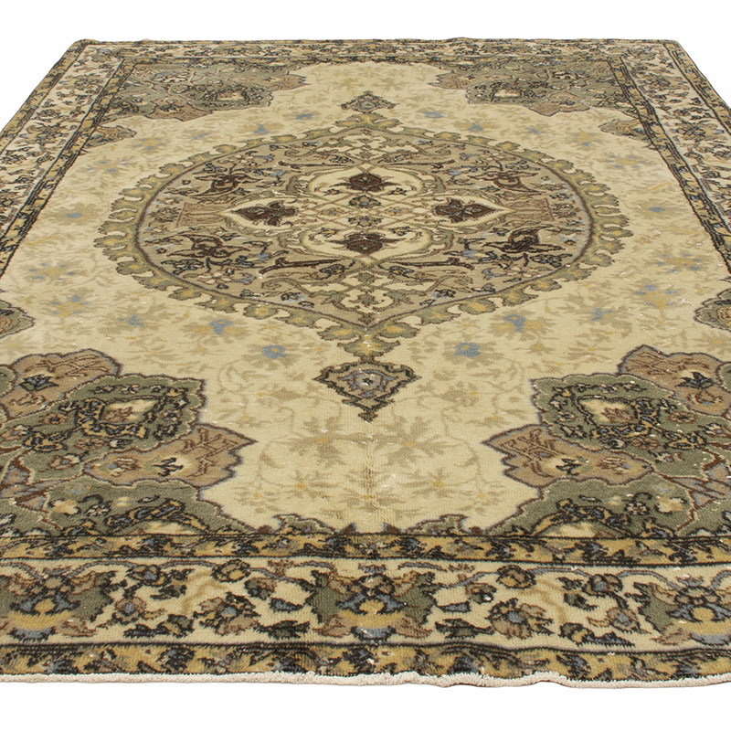 Vintage Turkish Hand-Knotted Rug - 6' 9" x 9' 6" (81" x 114") - K0088410
