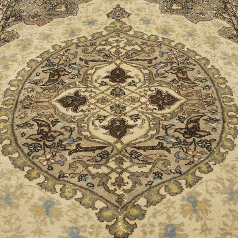 Vintage Turkish Hand-Knotted Rug - 6' 9" x 9' 6" (81" x 114") - K0088410