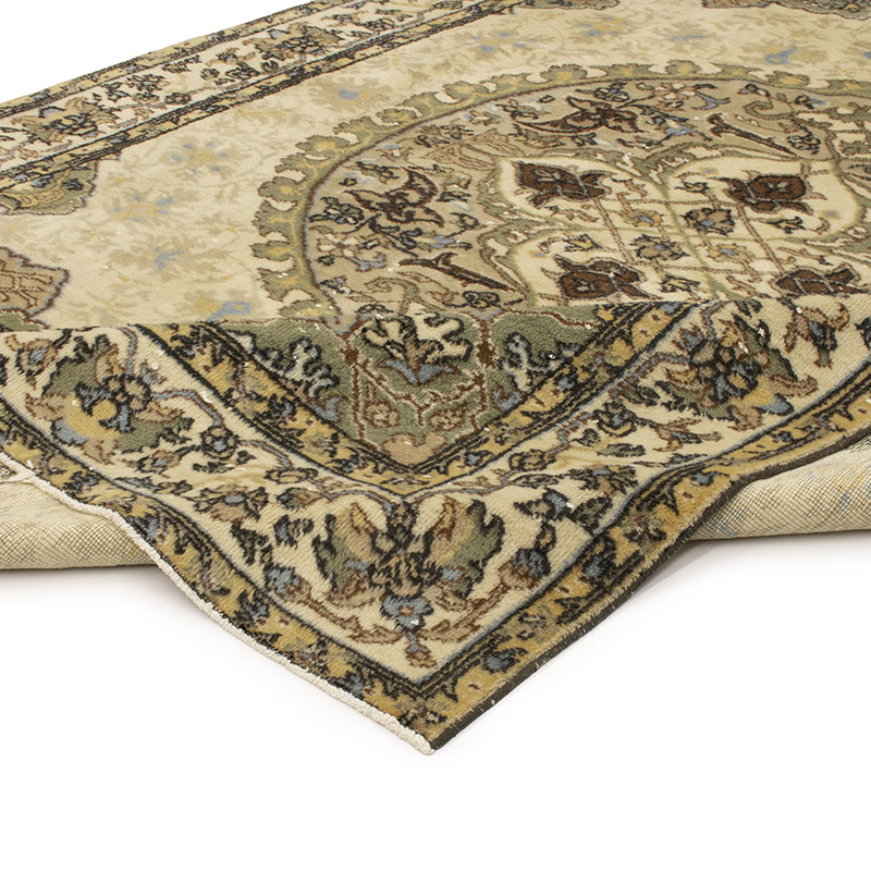 Vintage Turkish Hand-Knotted Rug - 6' 9" x 9' 6" (81" x 114") - K0088410