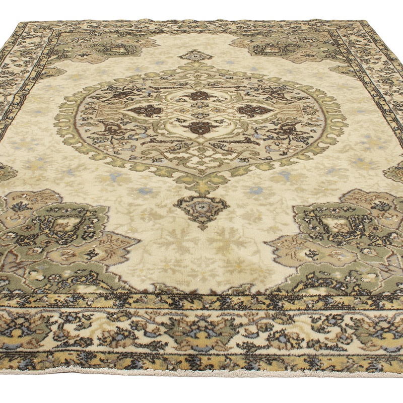 Vintage Turkish Hand-Knotted Rug - 6' 9" x 9' 6" (81" x 114") - K0088410