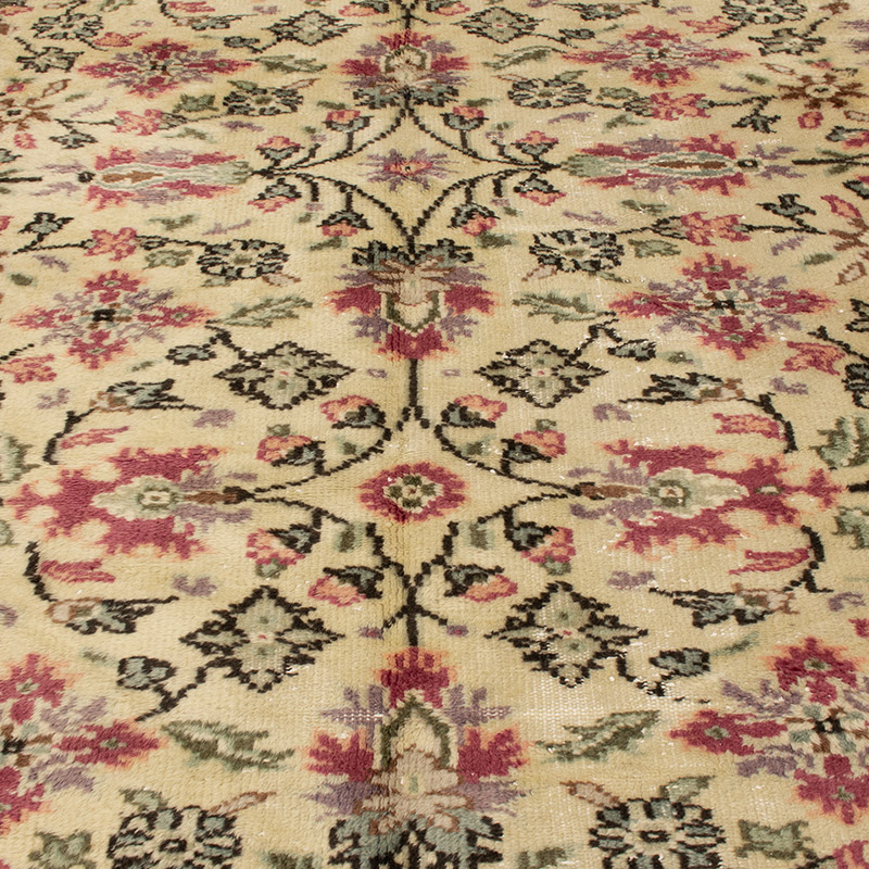 Vintage Turkish Hand-Knotted Rug - 5' 10" x 8' 6" (70" x 102") - K0088439