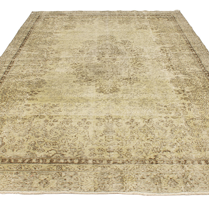 Vintage Turkish Hand-Knotted Rug - 5' 9" x 9' 5" (69" x 113") - K0088442