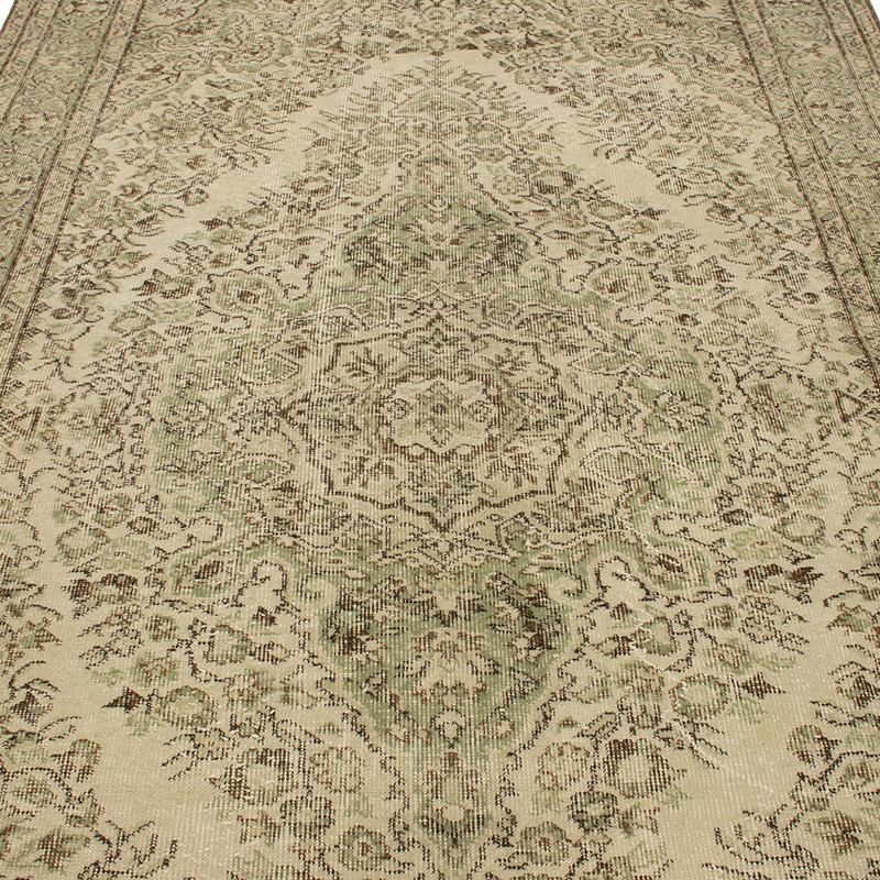 Vintage Turkish Hand-Knotted Rug - 5' 8" x 9' 1" (68" x 109") - K0088453