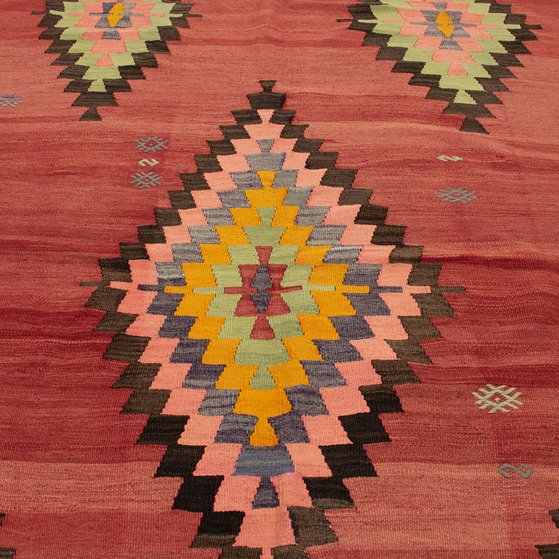 Vintage Mihalic Kilim Rug - 5' 6" x 9' 1" (66" x 109") - K0088991