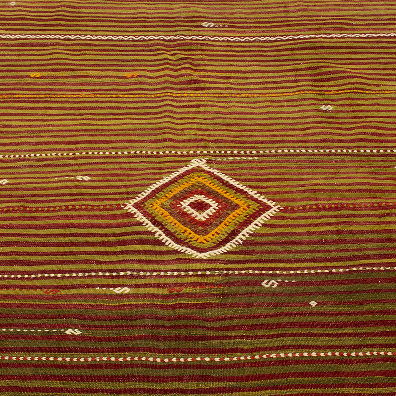 Vintage Mihalic Kilim Rug - 4' 5" x 6' 3" (53" x 75") - K0089017