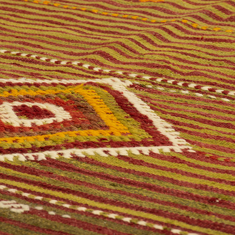 Vintage Mihalic Kilim Rug - 4' 5" x 6' 3" (53" x 75") - K0089017
