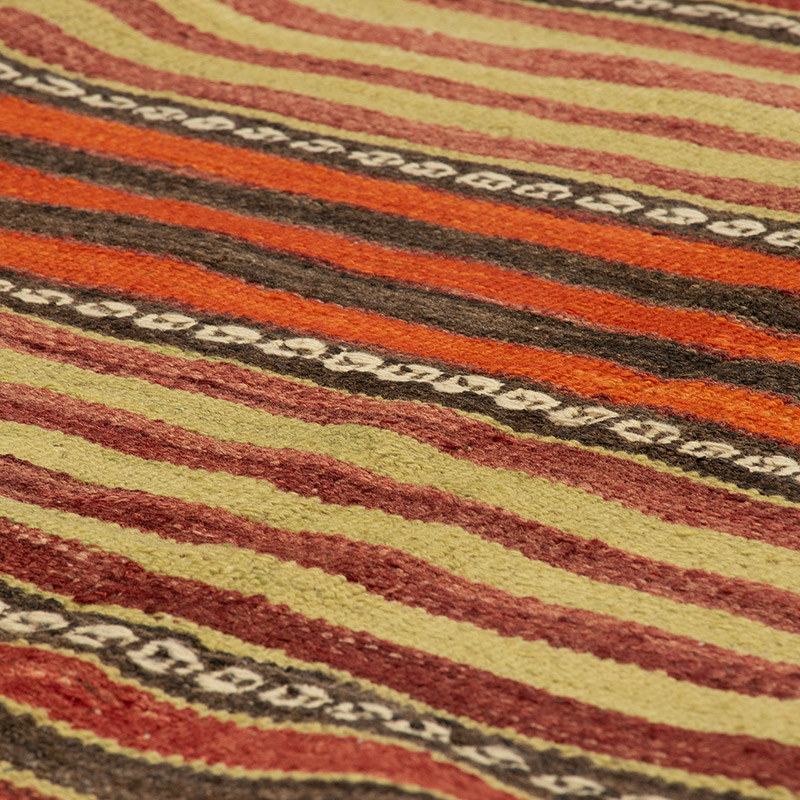 Vintage Konya Kilim Rug - 5' 9" x 9' 10" (69" x 118") - K0089031