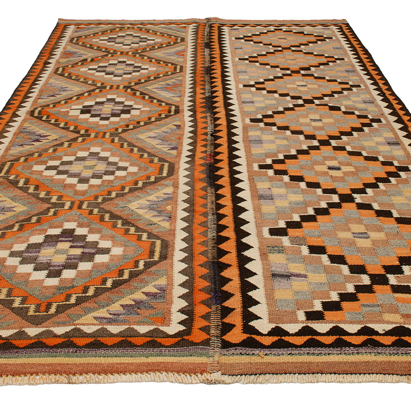 Vintage Turkish Kilim Rug - 6' 1" x 10' 3" (73" x 123") - K0089137