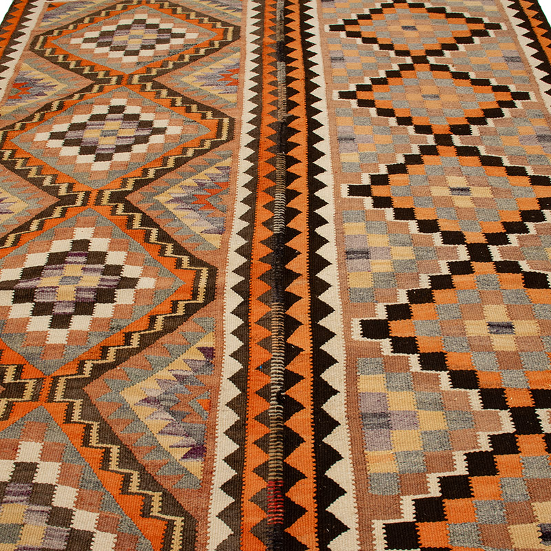 Vintage Turkish Kilim Rug - 6' 1" x 10' 3" (73" x 123") - K0089137