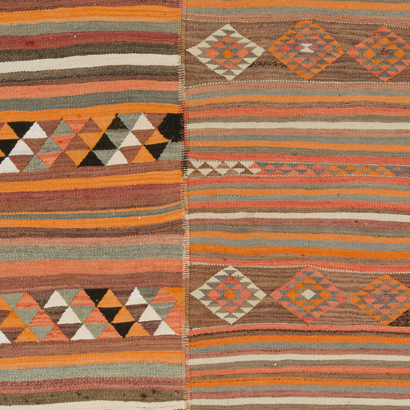 Vintage Turkish Kilim Rug - 6' 2" x 10' 2" (74" x 122") - K0089138
