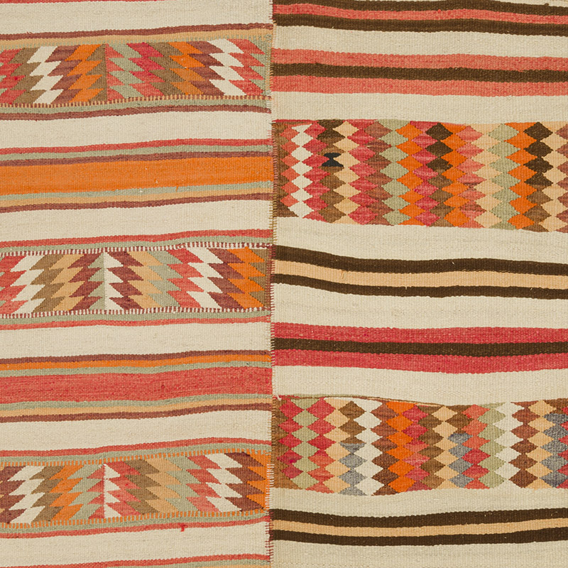 Vintage Turkish Kilim Rug - 6'  x 10' 3" (72" x 123") - K0089140