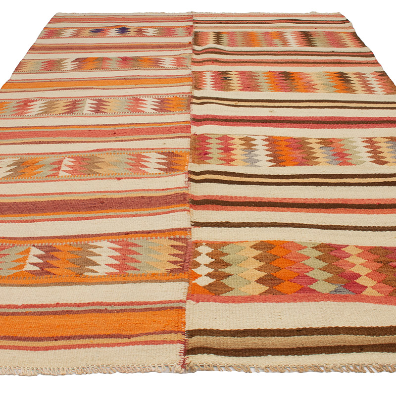 Vintage Turkish Kilim Rug - 6'  x 10' 3" (72" x 123") - K0089140