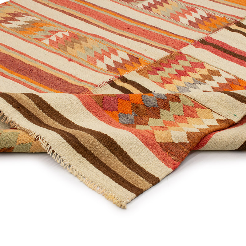 Vintage Turkish Kilim Rug - 6'  x 10' 3" (72" x 123") - K0089140