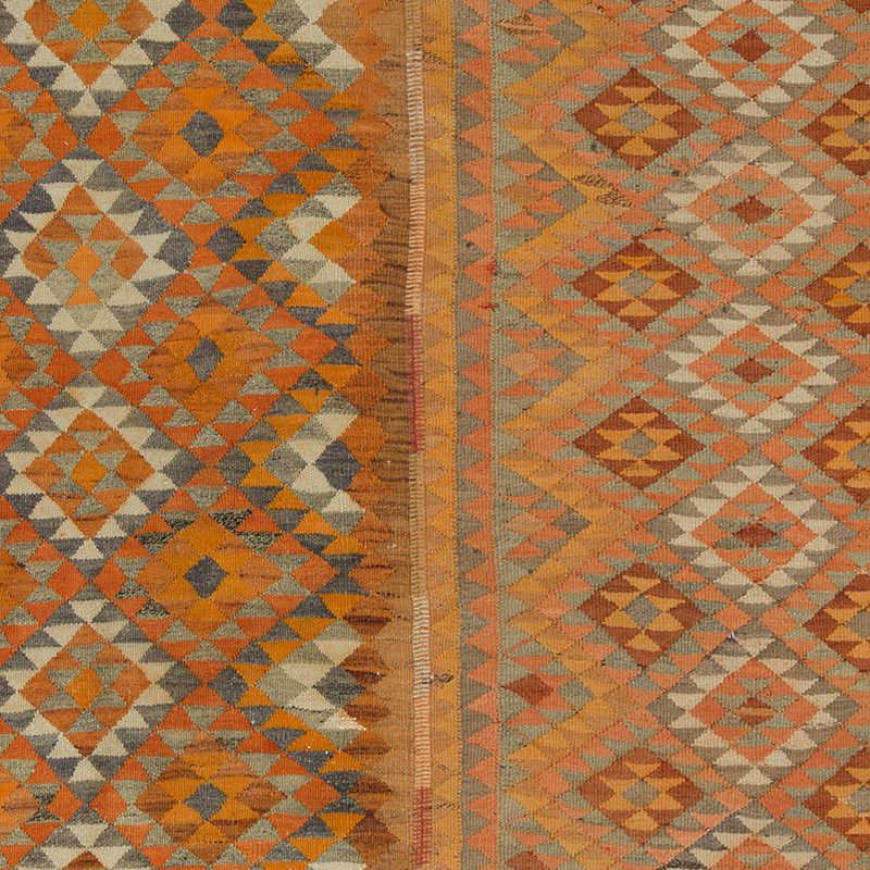 Vintage Turkish Kilim Rug - 6' 9" x 10' 10" (81" x 130") - K0089141