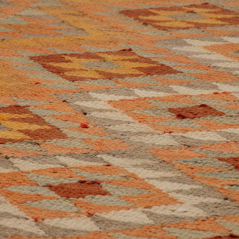 Vintage Turkish Kilim Rug - 6' 9" x 10' 10" (81" x 130") - K0089141