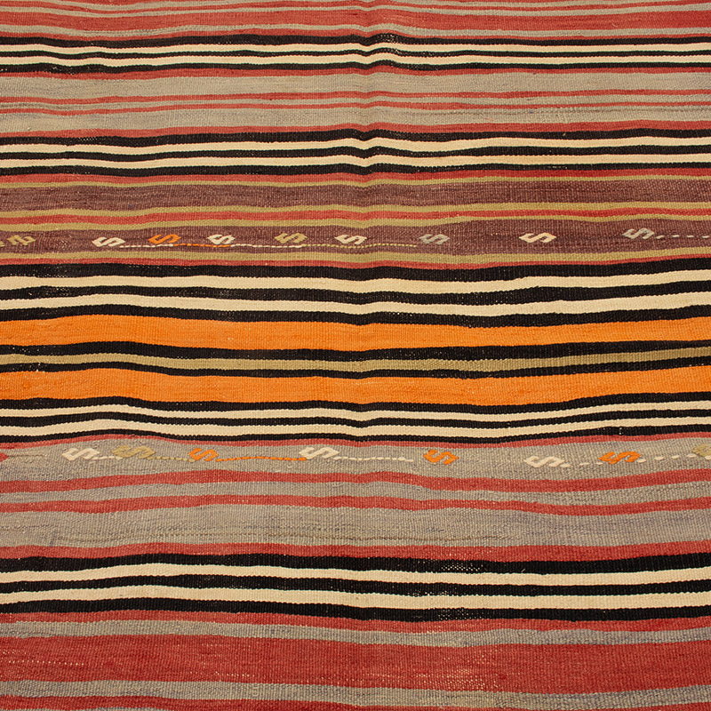 Vintage Turkish Kilim Rug - 4' 3" x 5' 5" (51" x 65") - K0089143