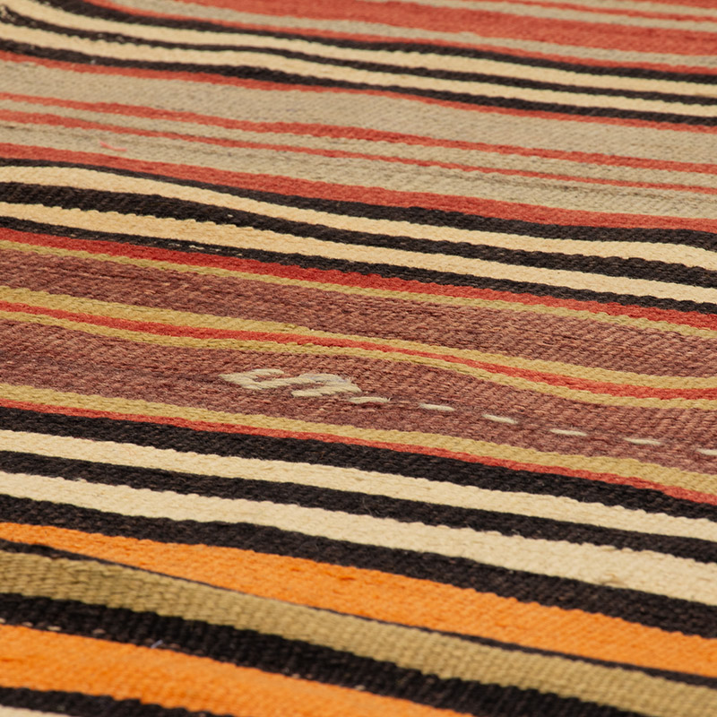 Vintage Turkish Kilim Rug - 4' 3" x 5' 5" (51" x 65") - K0089143