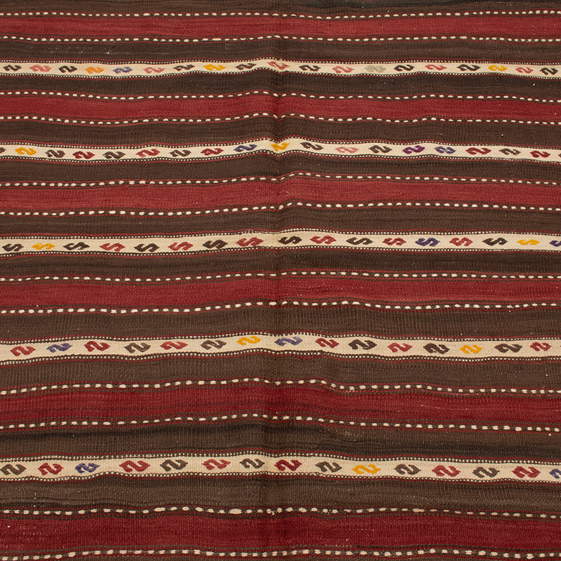 Vintage Turkish Kilim Rug - 4' 8" x 5' 7" (56" x 67") - K0089153