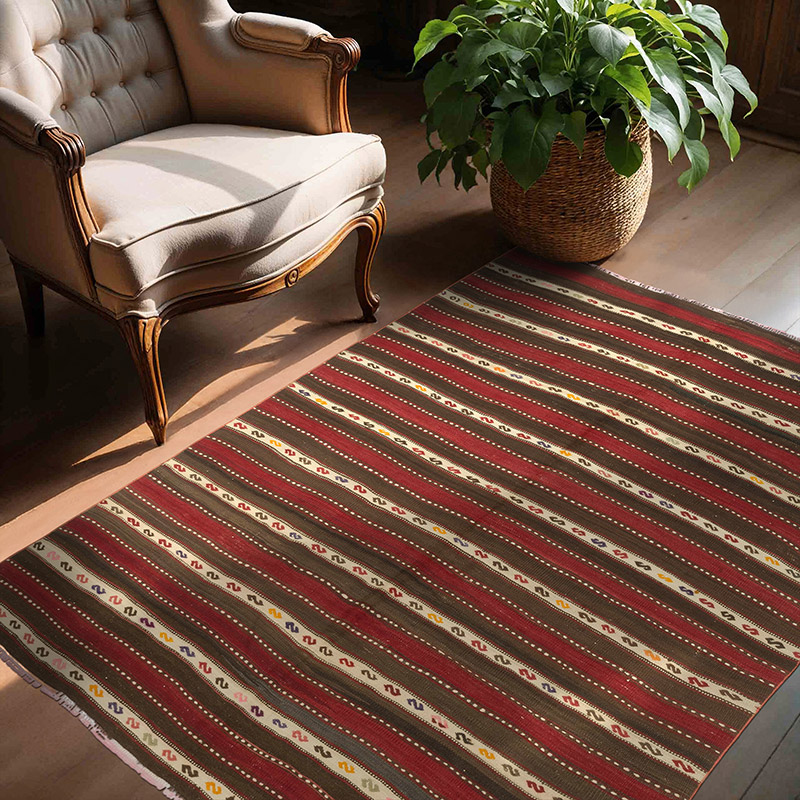Vintage Turkish Kilim Rug - 4' 8" x 5' 7" (56" x 67") - K0089153