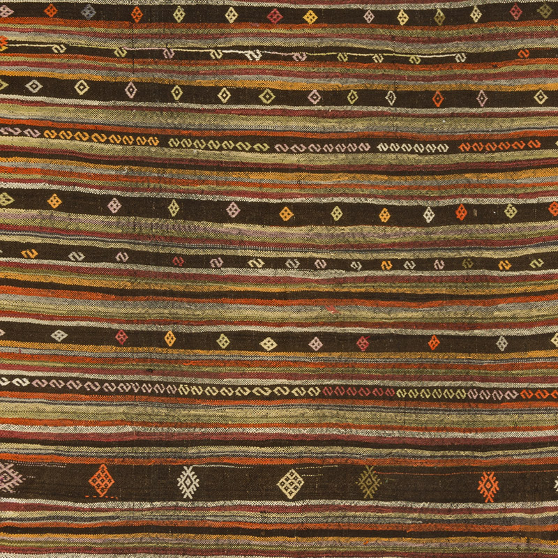 Vintage Turkish Kilim Rug - 6' 1" x 10' 10" (73" x 130") - K0089175
