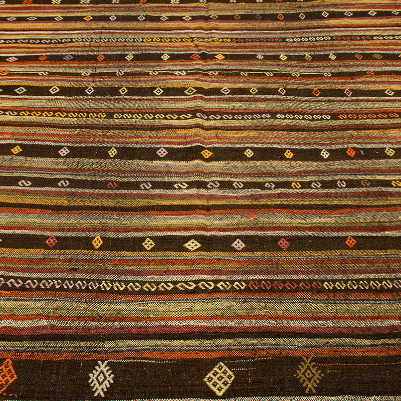Vintage Turkish Kilim Rug - 6' 1" x 10' 10" (73" x 130") - K0089175