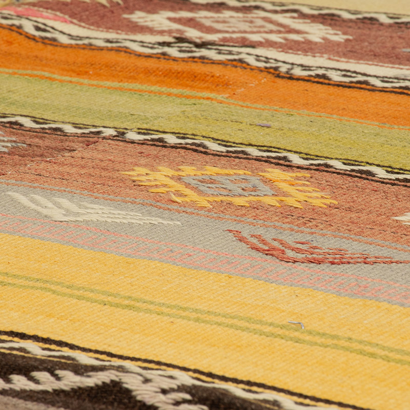Vintage Manisa Kilim Rug - 5' 3" x 7' 1" (63" x 85") - K0089177