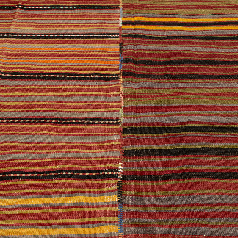 Vintage Turkish Kilim Rug - 8' 10" x 8' 8" (106" x 104") - K0089197