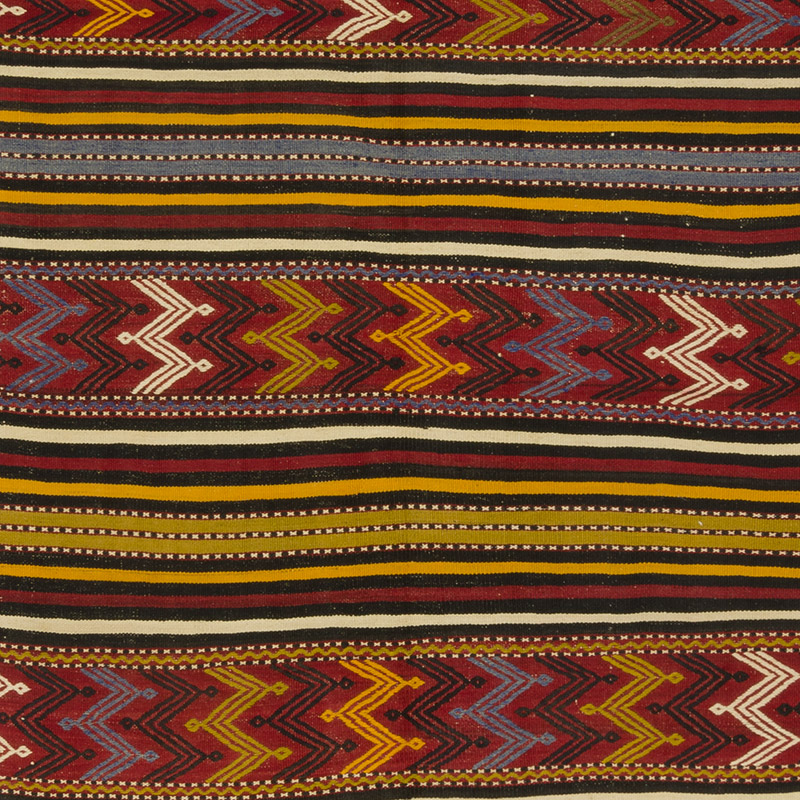 Vintage Balikesir Kilim Rug - 5' 1" x 9' 4" (61" x 112") - K0089198