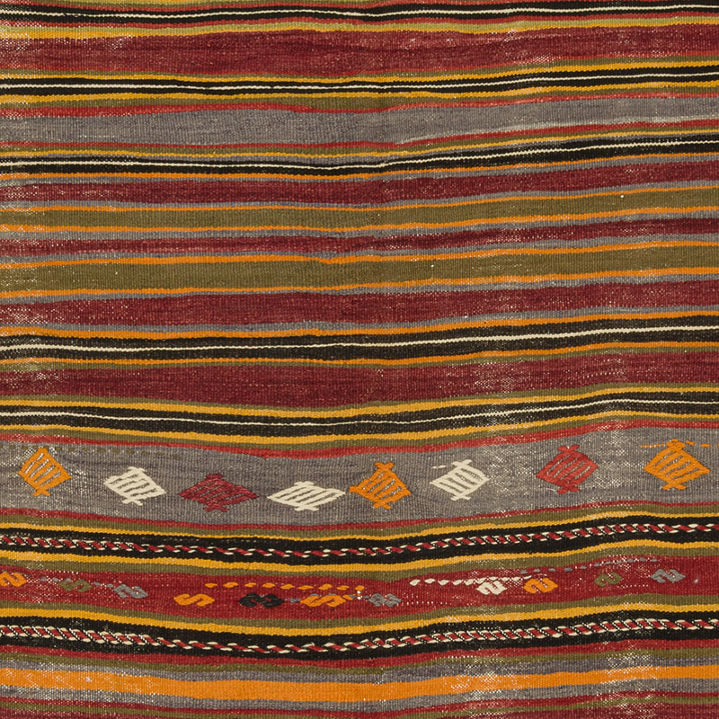 Vintage Turkish Kilim Rug - 5' 1" x 8' 9" (61" x 105") - K0089208