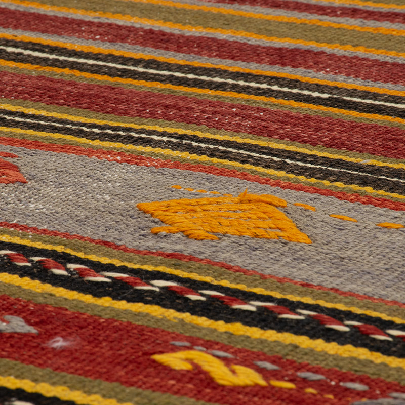 Vintage Turkish Kilim Rug - 5' 1" x 8' 9" (61" x 105") - K0089208