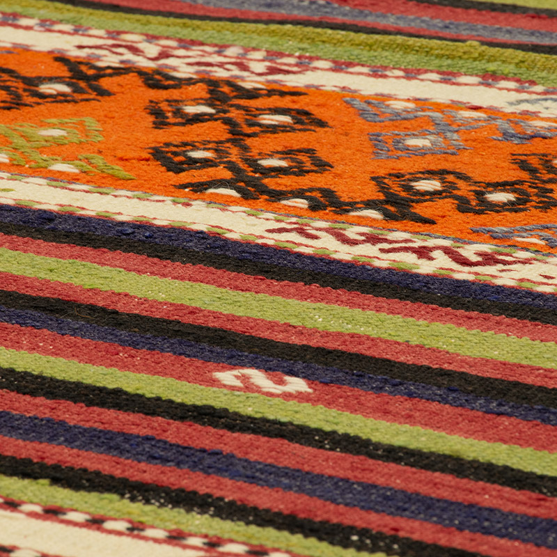 Vintage Denizli Kilim Rug - 5' 9" x 10' 8" (69" x 128") - K0089215