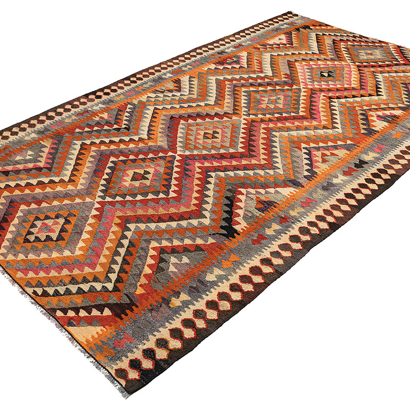 Vintage Anatolian Kilim Rug - 5' 5" x 9' 4" (65" x 112") - K0089479
