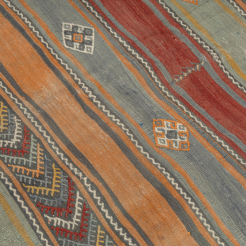 Vintage Sivas Kilim Rug - 5' 11" x 9' 10" (71" x 118") - K0089483