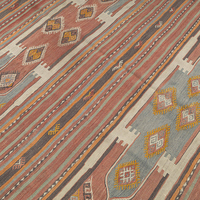 Vintage Sivas Kilim Rug - 5' 9" x 8' 7" (69" x 103") - K0089484