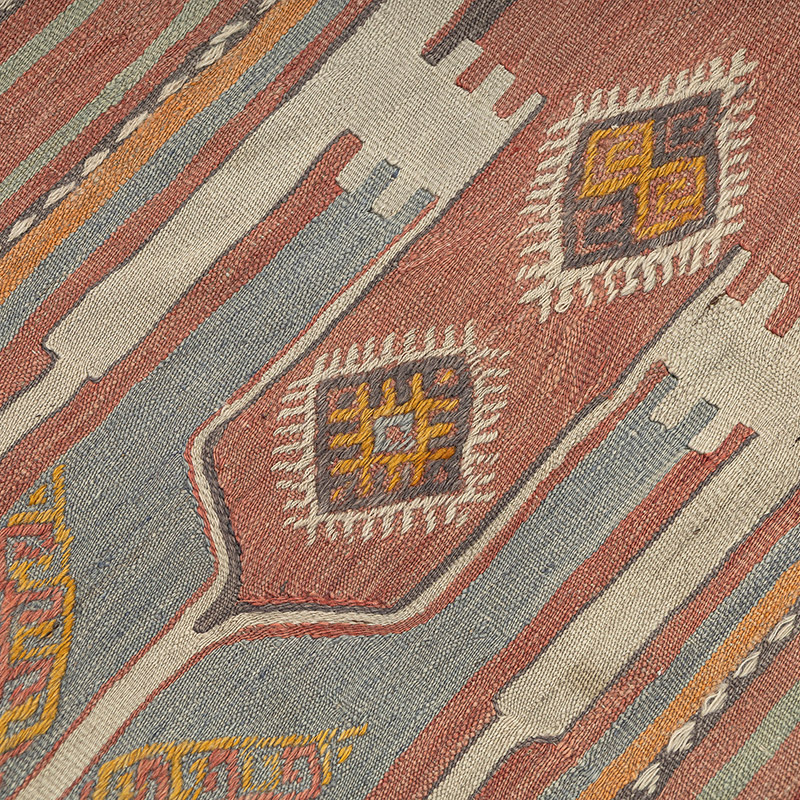Vintage Sivas Kilim Rug - 5' 9" x 8' 7" (69" x 103") - K0089484